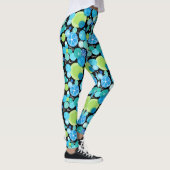 Quirky Türkise Blue Neon Green Emerald auf Black Leggings (Rechts)