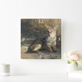 R19 Coyote Lay Quadratische Wanduhr (Zuhause)