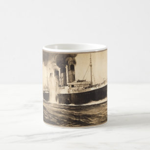 R.M.S. Lusitania geschlagen durch Torpedos weg von Kaffeetasse