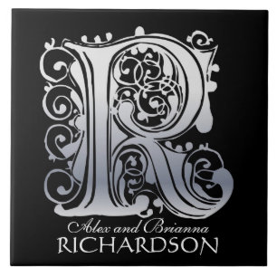 R Monogramm "Silver Lace on Black" mit Namensliste Fliese