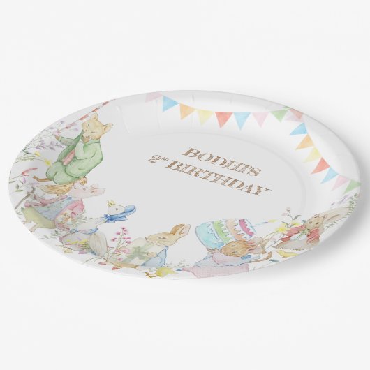 Rabbit Birthday Parade Pappteller (Schrägansicht)