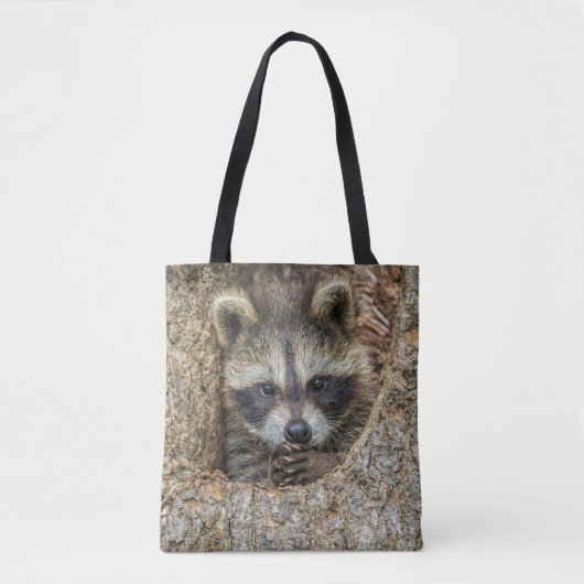 Raccon Nestled Inside a Tremollow Tasche (Vorderseite)