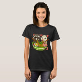 Raccoon And Ossum Eating Ramen Noodles T-Shirt (Vorne ganz)