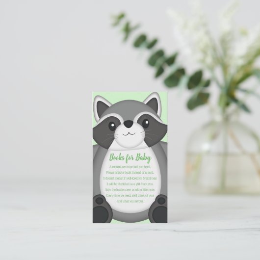 Raccoon Baby Dusche Grün Begleitkarte (Stehend Vorderseite)