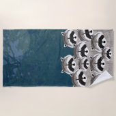 Raccoon Beach Handtuch (Vorderseite)