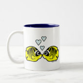 Raccoon Butterflyfish Liebe Zweifarbige Tasse (Links)
