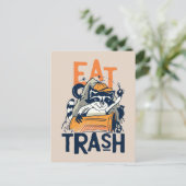 Raccoon Eat Trash Postkarte (Stehend Vorderseite)