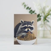 Raccoon Eating Spaghetti Postkarte (Stehend Vorderseite)