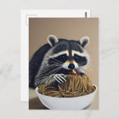 Raccoon Eating Spaghetti Postkarte (Vorne/Hinten)