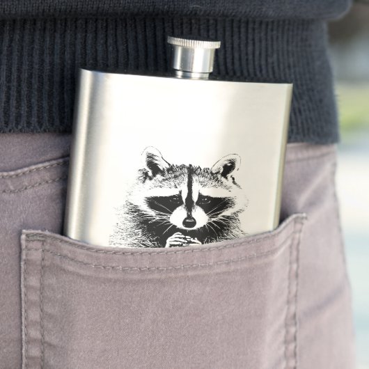Raccoon Hijinks Flachmann (Beispiel)