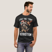 Raccoon I legte den Tismus in den Patriotismus USA T-Shirt (Vorne ganz)