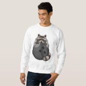 Raccoon im Bowling mit Bowlingball Sweatshirt (Vorne ganz)
