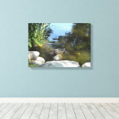 Raccoon im Strom Leinwanddruck (Insitu (Holzboden))