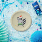 Raccoon in der Weihnachtsmannmütze in der Urlaubsa Pappteller (Party)