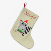 Raccoon in Weihnachtsmannmütze in Weihnachtsstimmu Kleiner Weihnachtsstrumpf (Vorderansicht (hängend))