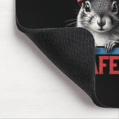Raccoon P Nut Das Eichhörnchen schützt die Tiere Mousepad (Ecke)