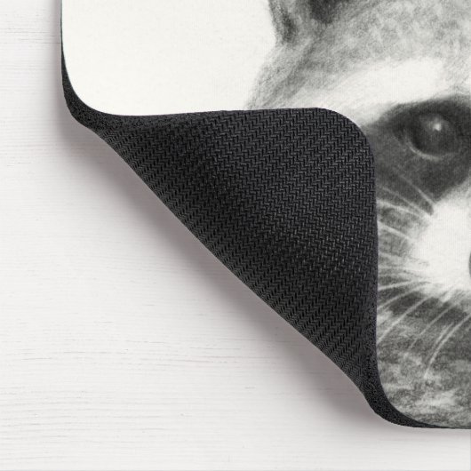 Raccoon Pencil Zeichnend Mousepad (Ecke)