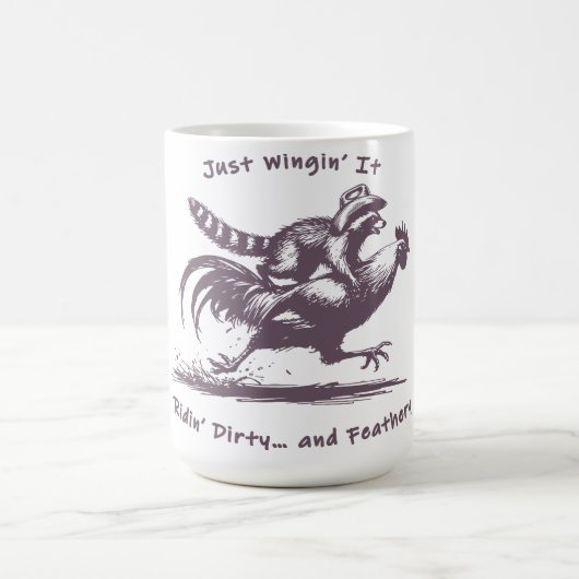 Raccoon Riding Rooster - Barnyard Rodeo Cowboy Kaffeetasse (Mittel)