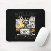 Raccoon Rollin Into 2026 Funny Dumpster Fire 2025  Mousepad (Mit Mouse)