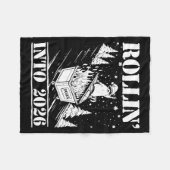 Raccoon Rolling Into 2026 Happy New Year 2026 Funn Fleecedecke (Vorderseite (Horizontal))