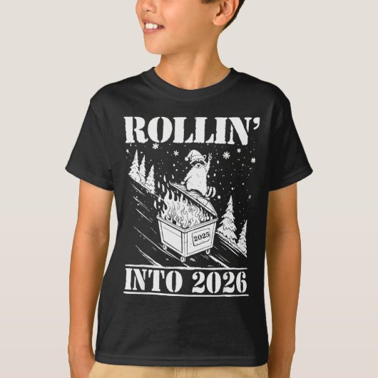 Raccoon Rolling Into 2026 Happy New Year 2026 Funn T-Shirt (Vorderseite)