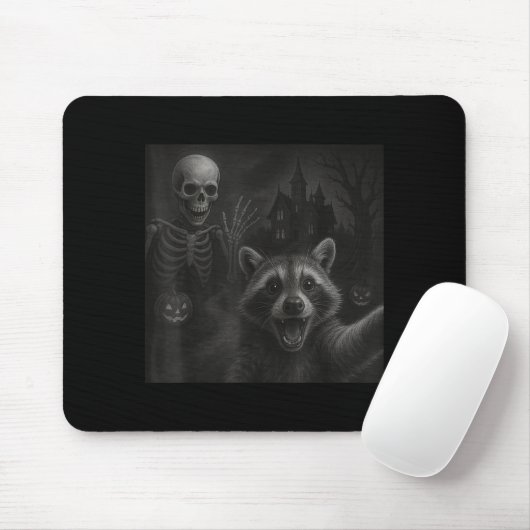 Raccoon Selfie With Skeleton Funny Raccoon Hallowe Mousepad (Mit Mouse)