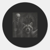 Raccoon Selfie With Skeleton Funny Raccoon Hallowe Runder Aufkleber (Vorderseite)