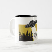 Raccoon UFO Zweifarbige Tasse (Vorderseite Links)