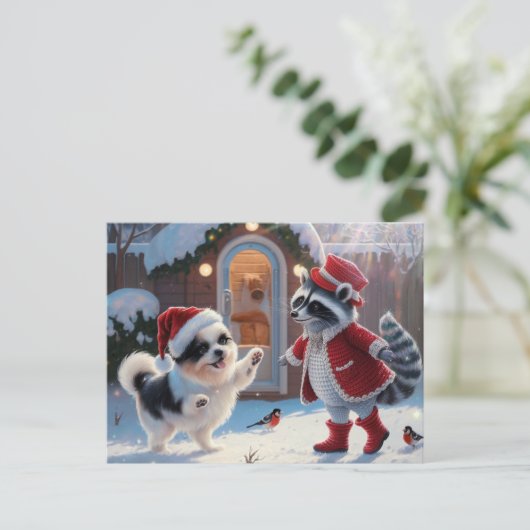 Raccoon und ein Niedlicher Hund Weihnachten Postkarte (Stehend Vorderseite)