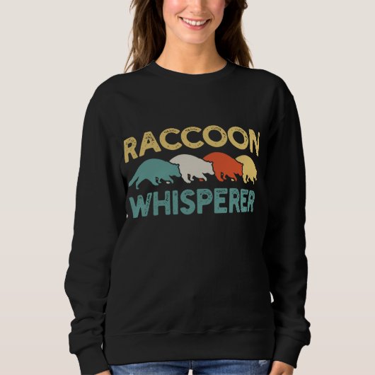 Raccoon Whisperer Retro Sweatshirt (Vorderseite)