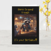 Raccoons and Cats share drinks in the bar birthday Karte (Gelbe Blume)