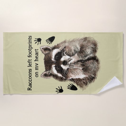 Raccoons links Fußspuren auf meinem Herzen Strandtuch (Vorderseite)