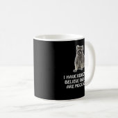 Raccoons verspotten mich Spaß Meme Funny Raccoon Kaffeetasse (VorderseiteRechts)