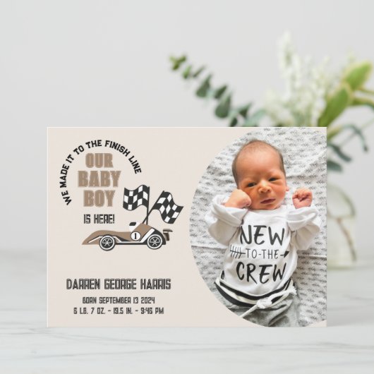 Race Car Crew Baby Boy Geburtserklärung Ankündigung (Stehend Vorderseite)
