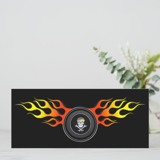 Racing Skull in Flaming Wheel Einladung (Stehend Vorderseite)