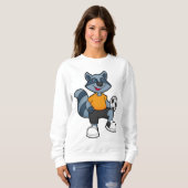 Racoon als Fußballspieler mit Fußball Sweatshirt (Vorne ganz)