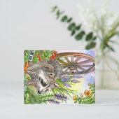 Racoon by Flower Garden Postkarte (Stehend Vorderseite)