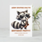 Racoon Playing Saxophon Einladung (Stehend Vorderseite)