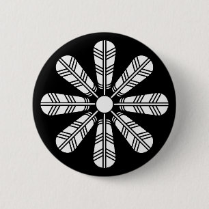 Rad von acht Falkenfedern Button