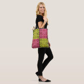 Räder und Sterne in Rosa und Gelb Tasche (Am Model)