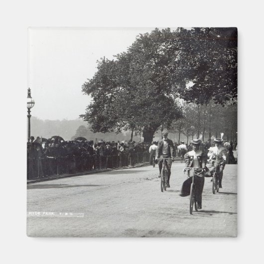 Radfahren im Hyde Park, c.1910 Magnet (Vorne)