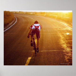 Radfahrer auf dem Fahrrad in der Nähe des Großen S Poster