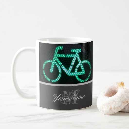 Radfahrer Monogramm mit grünen Fahrradlampen! Kaffeetasse (Mit Donut)