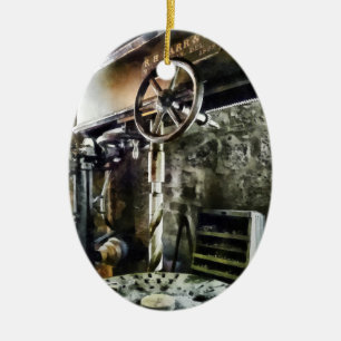 Radialbohrmaschine in der Maschinenwerkstatt Keramikornament