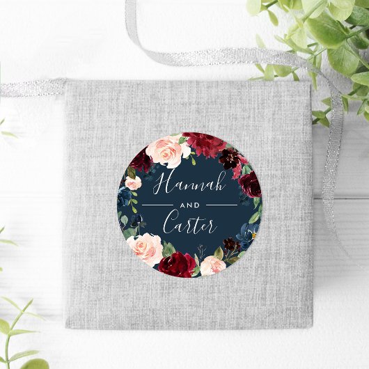 Radiant Bloom | Botanische Wraath-Hochzeit Runder Aufkleber