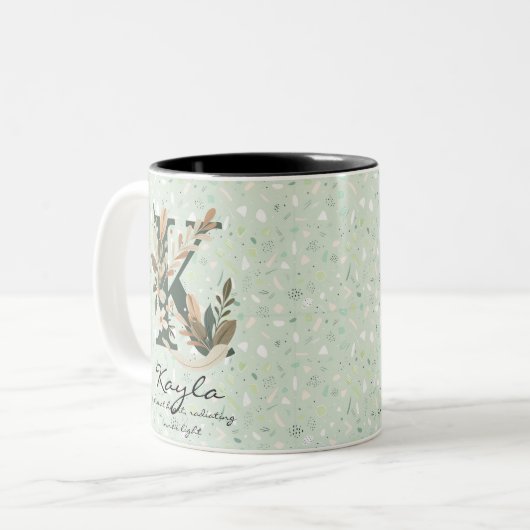 Radiant Boho Chic Floral Monogram Tasse für Kayla (Vorderseite Links)