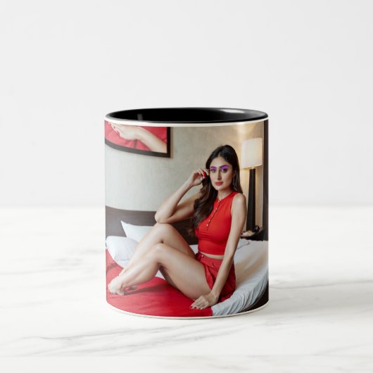 "Radiant Elegance: Stilftig und schön Zweifarbige Tasse (Mittel)