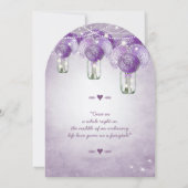 Radiant Lavender Lila Mason Jar Wedding Einladung (Rückseite)