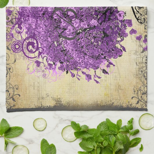 Radiant Lila Heart Leaf Tree Wedding Handtuch (Gefaltet)