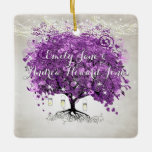 Radiant Lila Romantic Heart Leaf Wedding Keramikornament<br><div class="desc">Unter den Sternen funkelnde Garland und Sterne mit rustikalen romantischen Mason Jars und Firefly auf einem silbernen Hintergrund Mason Jar Radiant Lila Lila Herzleder Firefly Tree Wedding Collection - sehen Sie mehr Whimsical Tree Einladungen-</div>